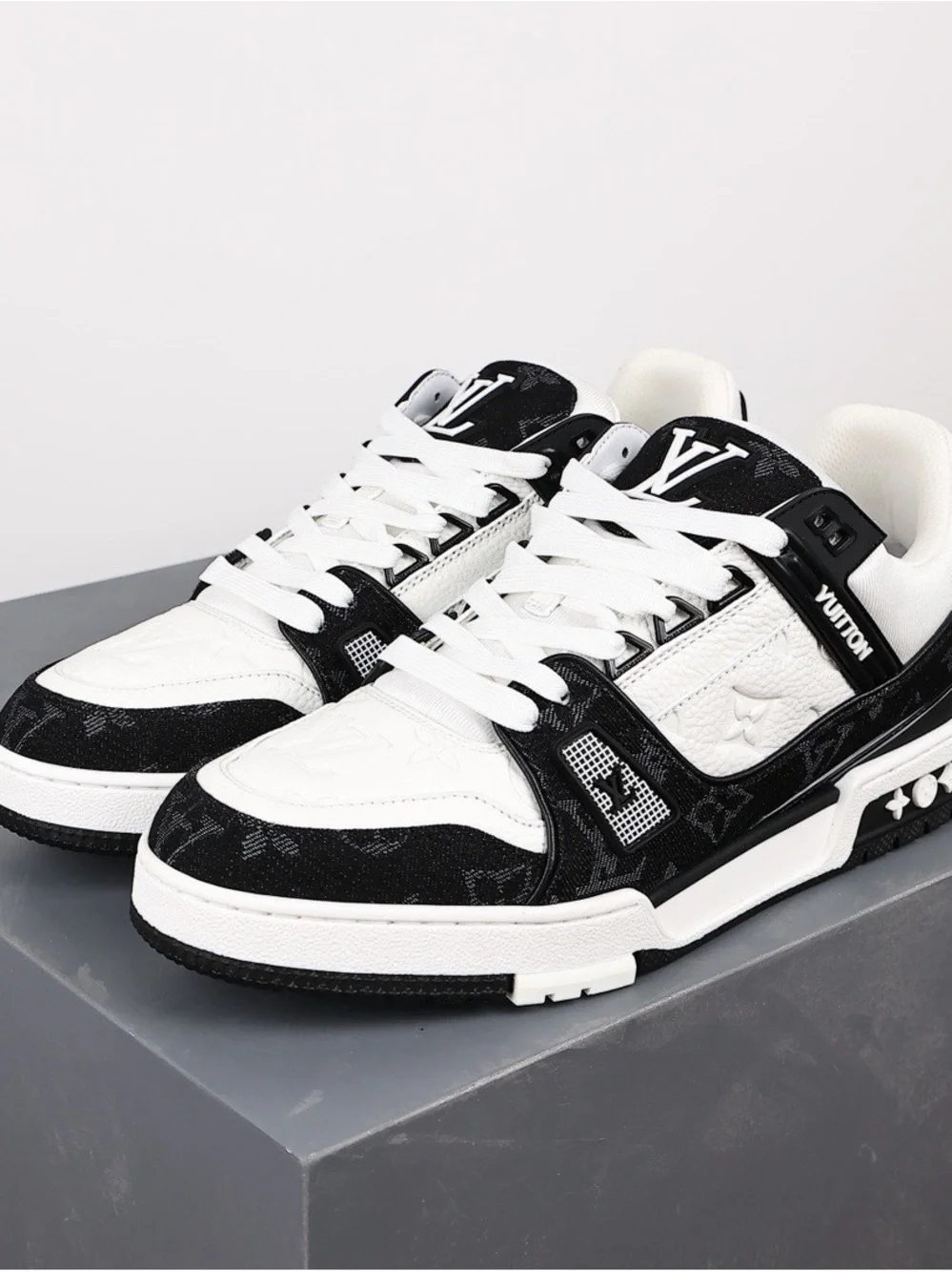 Louis Vuitton White and Black Men's Low-Top Sneaker